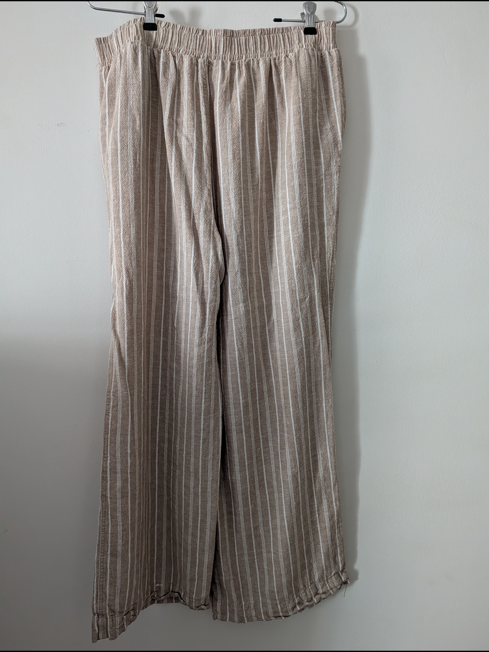 Briggs New York Beige and White Striped Wide Leg Pants